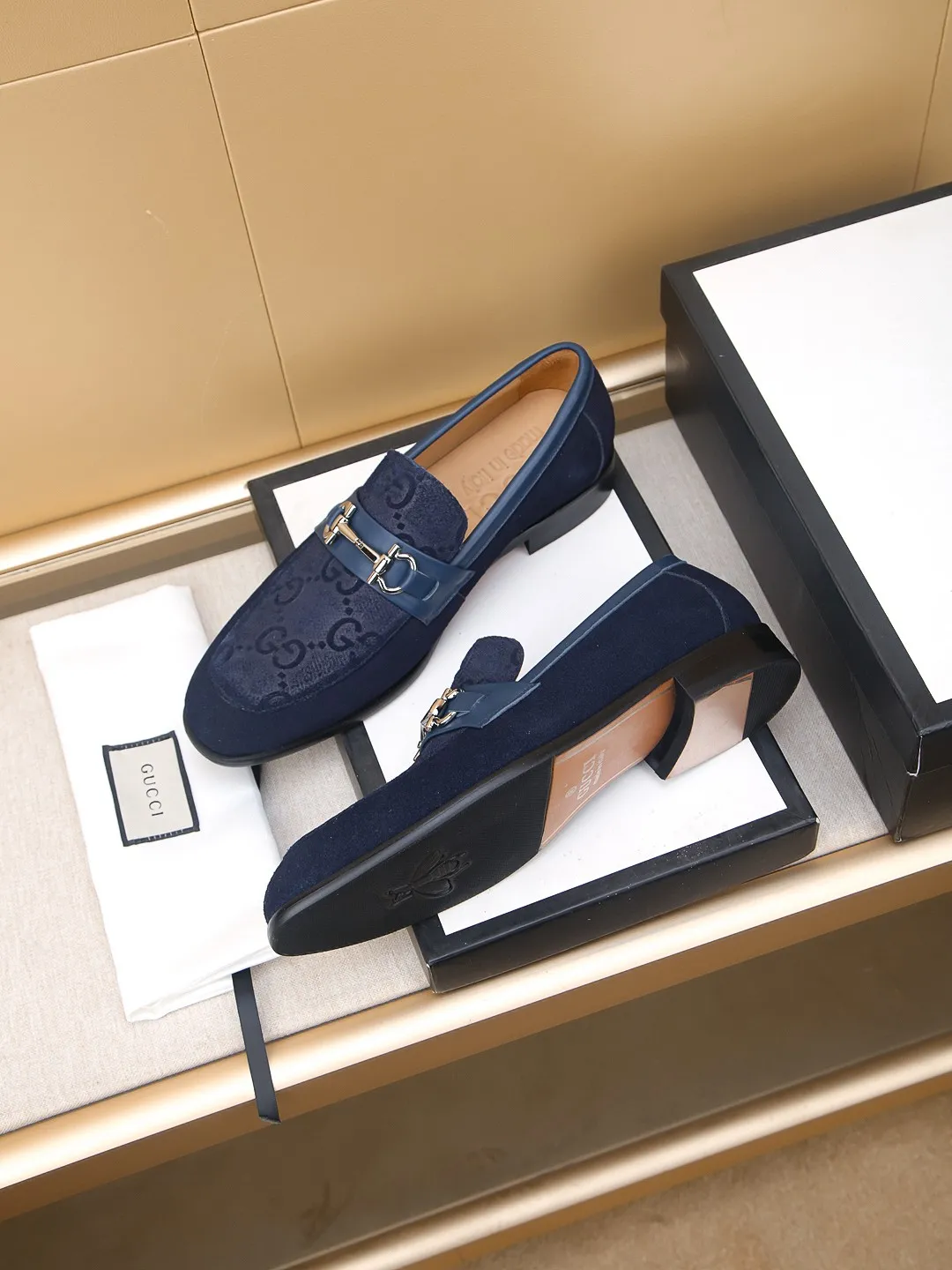 Men's men's shoes 💰460 🆘【GUCCI】Gucci ·🐂里· Hot-selling beanie shoes, top brand luxury, top quality, latest fashion beanie shoes.. The upper is made of original high mercerized smooth cow suede. (Full top layer water-dyed 🐂 leather and lining). The original stylish and stylish soft rubber wear-resistant and non-slip outsole is light and comfortable on the foot, available in 2 colors! Matching code: 39-44 (customized at 38.45.46.47)